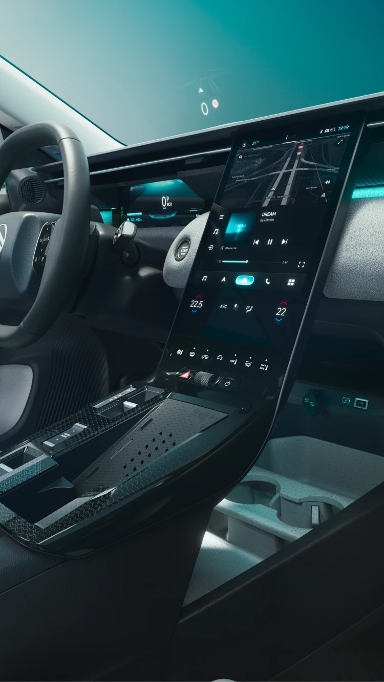 Vista interior frontal del C5 Aircross mostrando tecnología Waterfall Screen, seguridad, conectividad y confort de conducción mejorado.