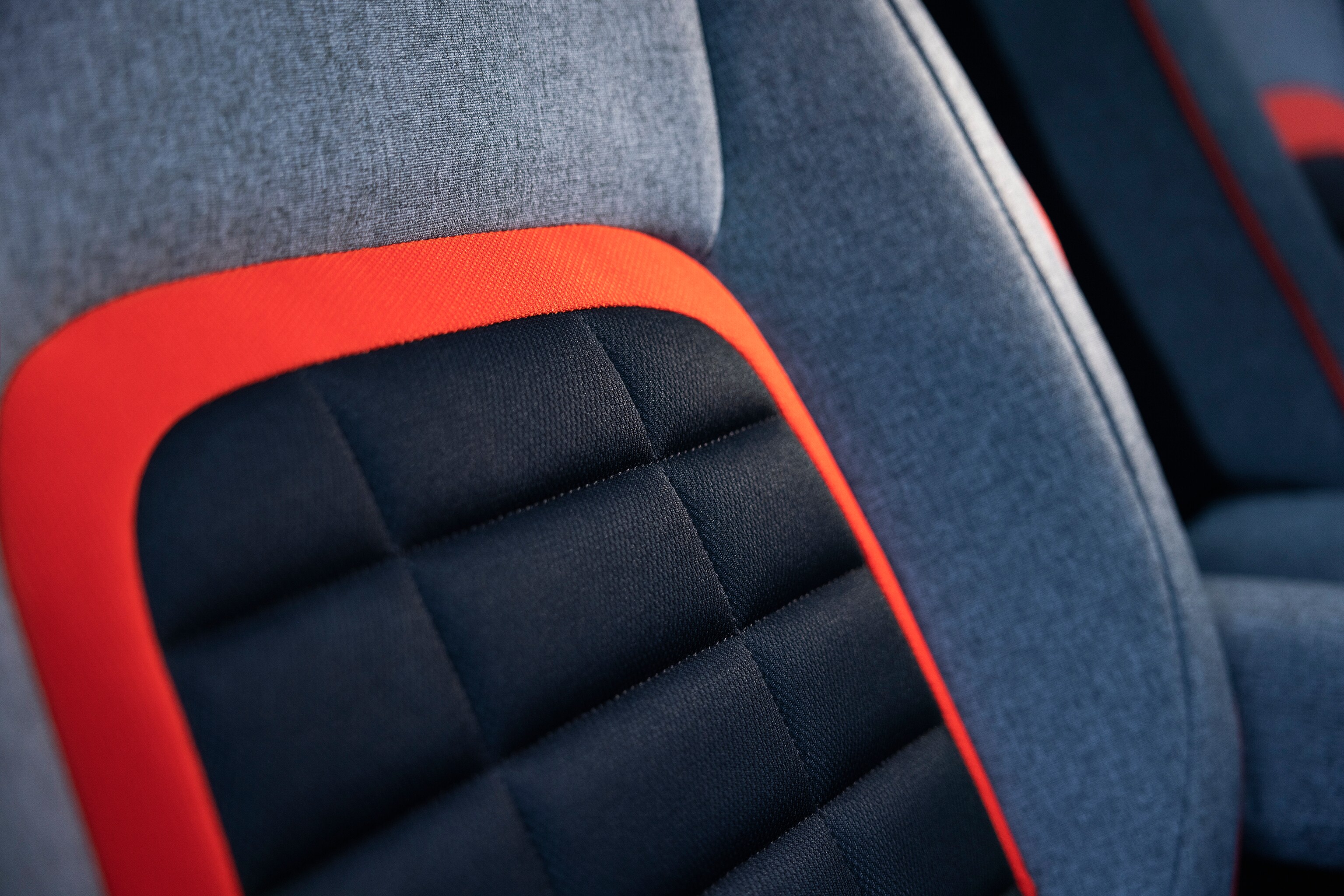 Vista detallada del asiento del ë-Berlingo destacando tapicería Advanced Comfort, sujeción, diseño y confort a bordo mejorado
